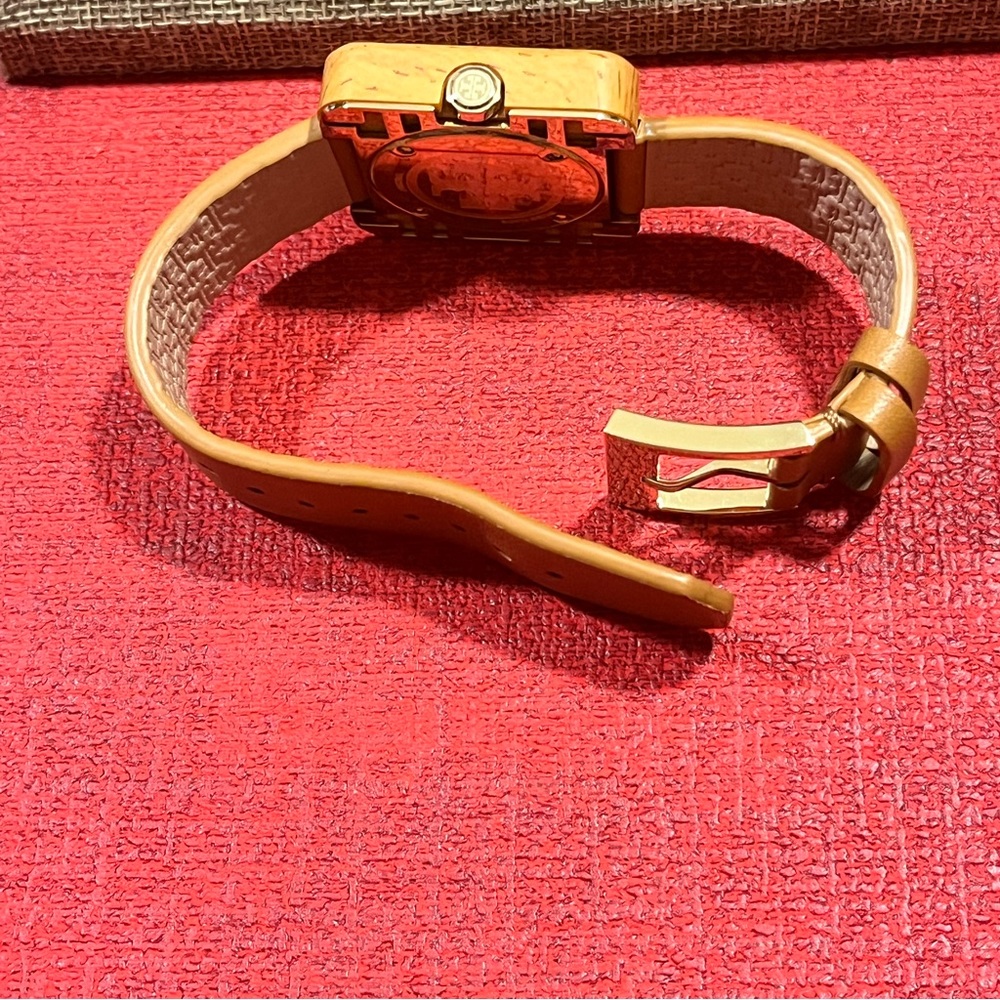 TORY BURCH AUTHENTIC ‘LIZZIE’ SQUARE FAUX WOOD DESIGN GENUINE LEATHER WATCH - Picture 9 of 17